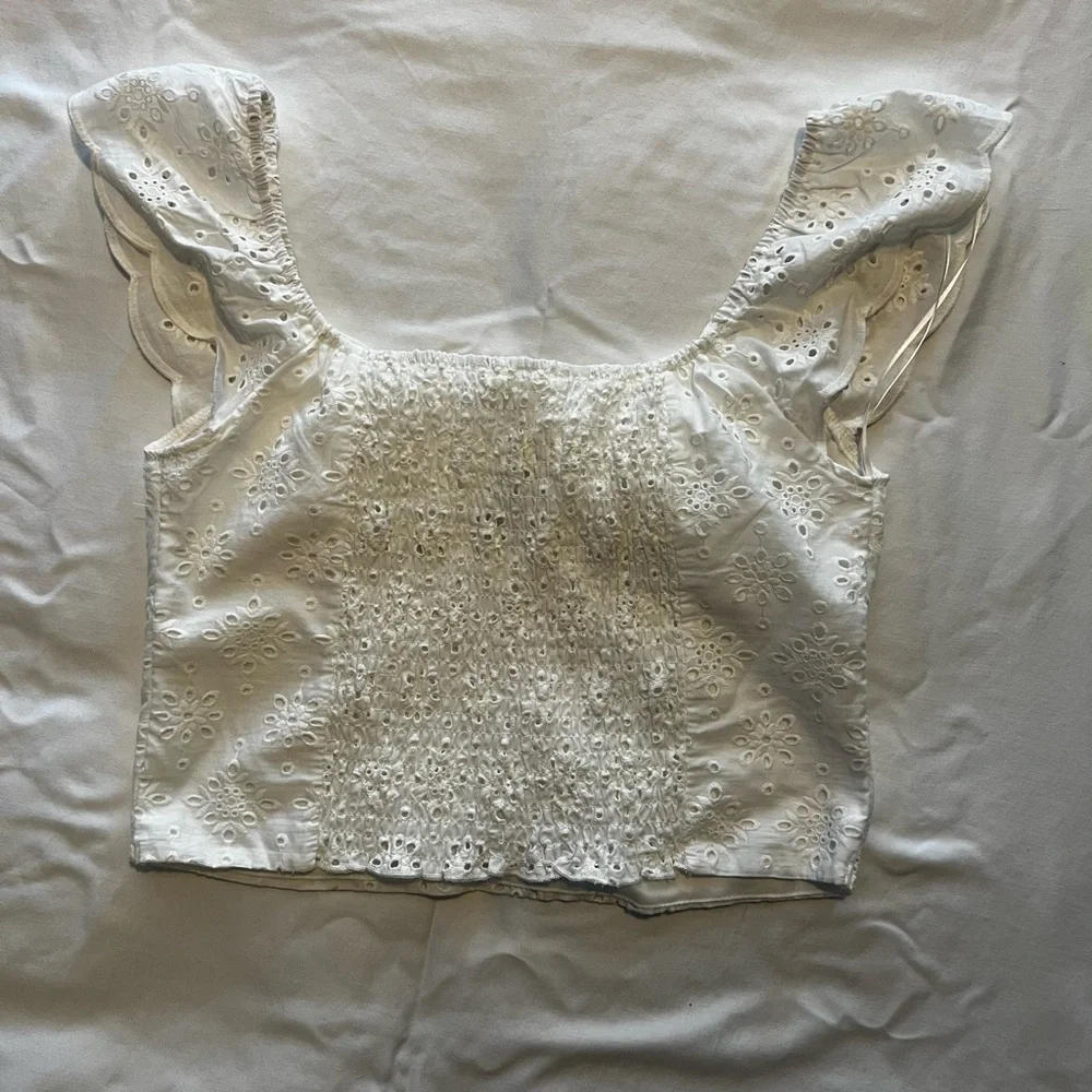 Urban Romantics Cropped White Eyelet Women's Top - Picture 5 of 6